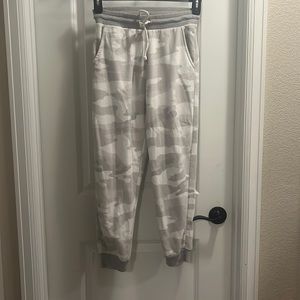 White camo sweatpants, extra small